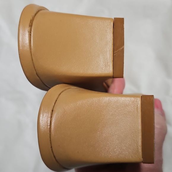 Tommy Bahama Mules All Leather Made in Spain 6M EUC Nude Natural Tan - Picture 6 of 10